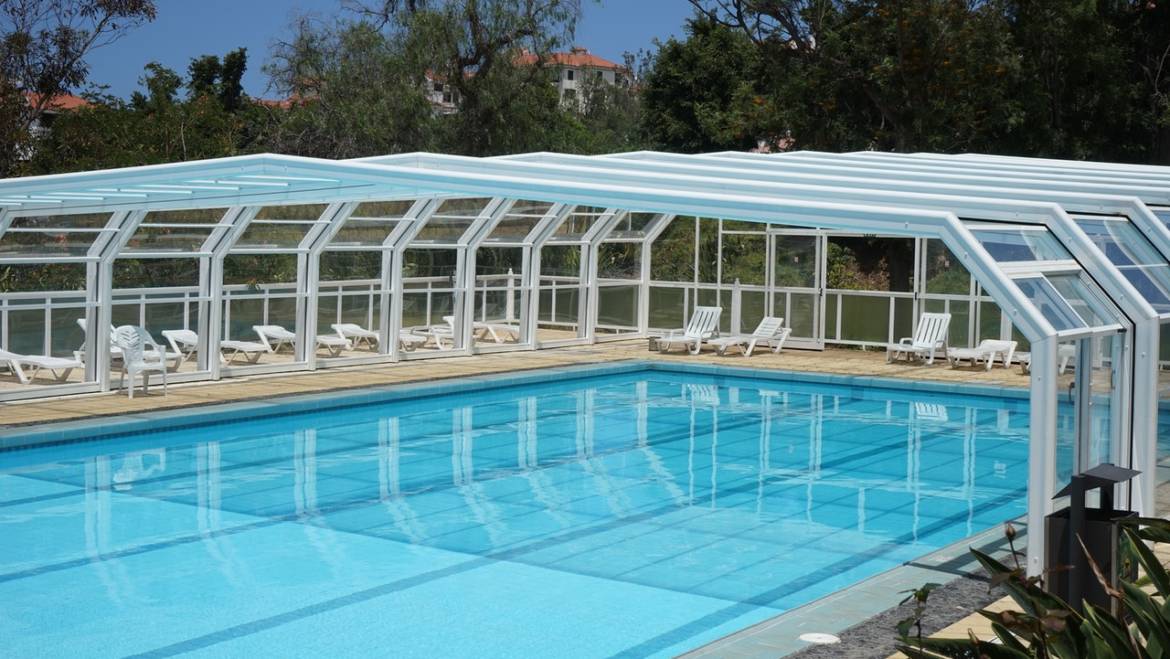 Quel est le prix d’un abri de piscine coulissant ?