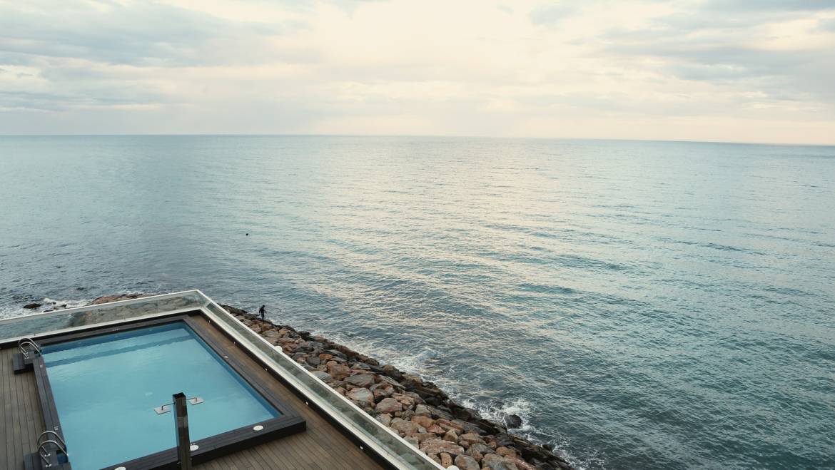 Combien coûte une mini-piscine coque ?