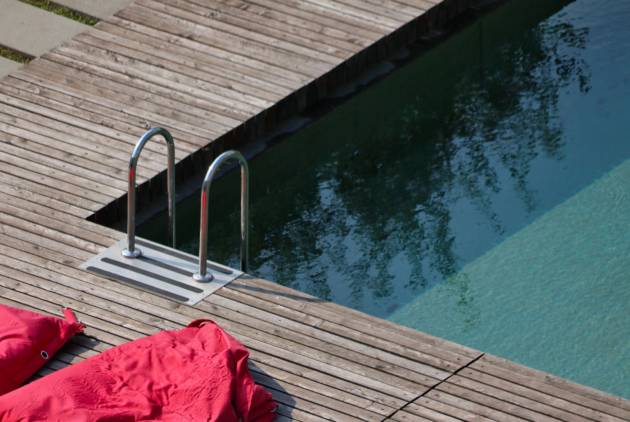 Est-il vraiment conseillé d’installer des piscines intégrales en bois ?